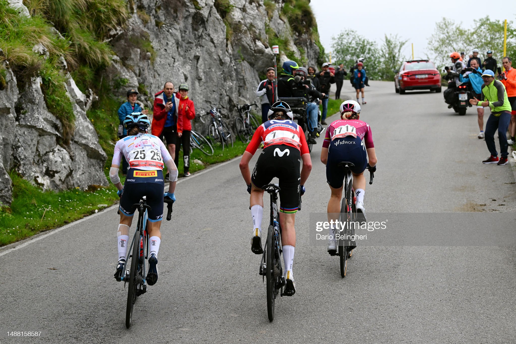 The Whole World Goes Blind – a Vuelta Femenina review